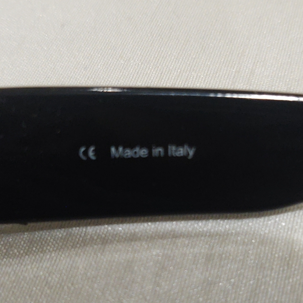 Celine Black Sunglasses Elegant Accessories - Picture 3 of 6